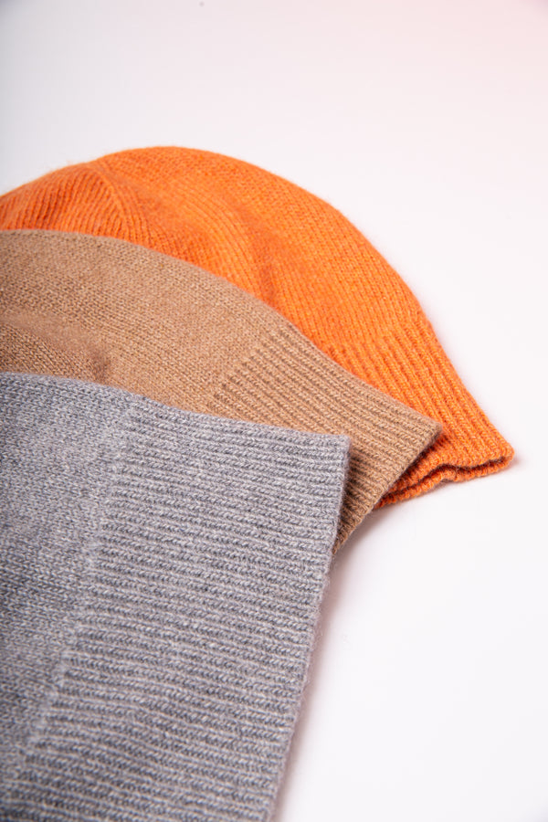 Cappellino 100% cashmere puro - Mango - Beanie rasato con costa - Berretto morbido di qualità premium - Made in italy